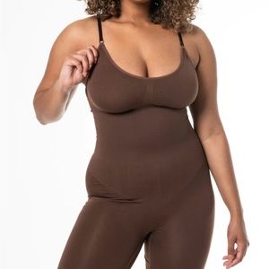 Sculpting Shapewear Bodysuit